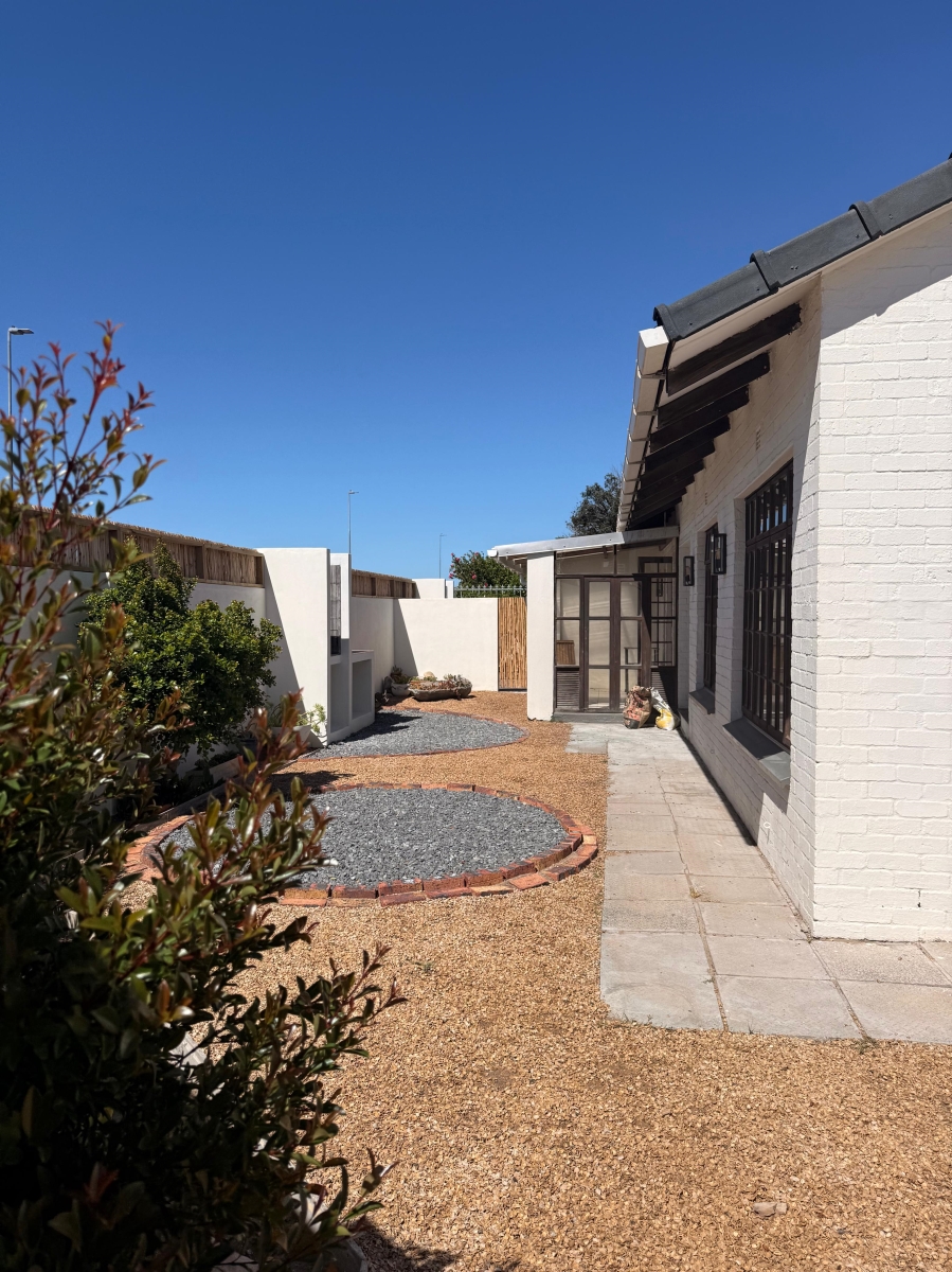 To Let 3 Bedroom Property for Rent in Lakeside Western Cape
